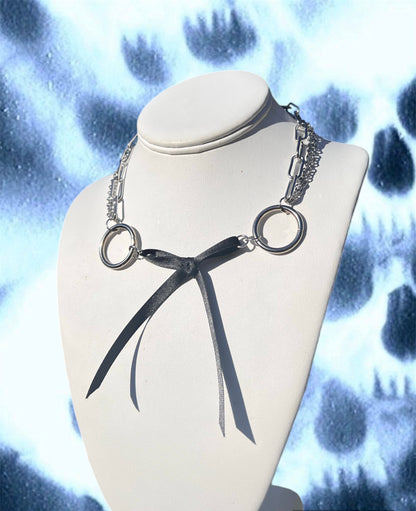 dark paradise bow necklace