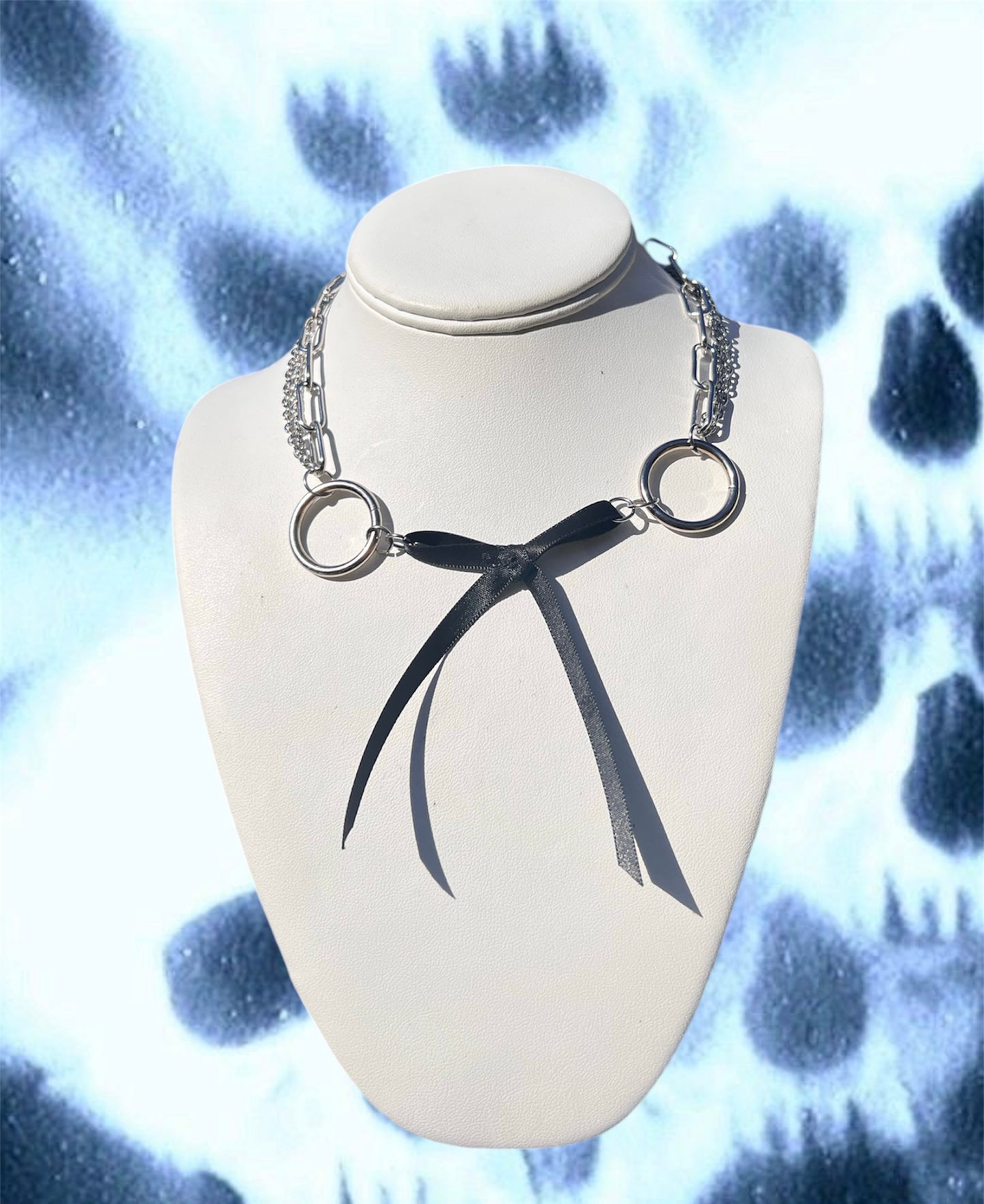 dark paradise bow necklace